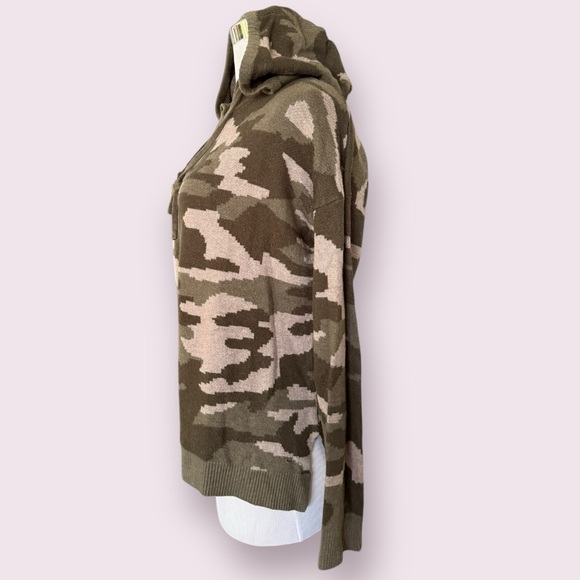 Rachel Zoe Camo Pullover Sweater Hoodie - Picture 2 of 5